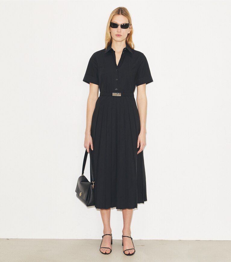 Tory Burch diseñador vestidos Vestido camisero de poplín plisado en Black frente en modelo