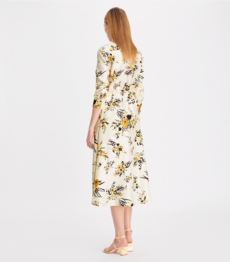 Tory Burch diseñador vestidos Vestido camisero de seda estampada en French Cream Multi parte posterior en modelo