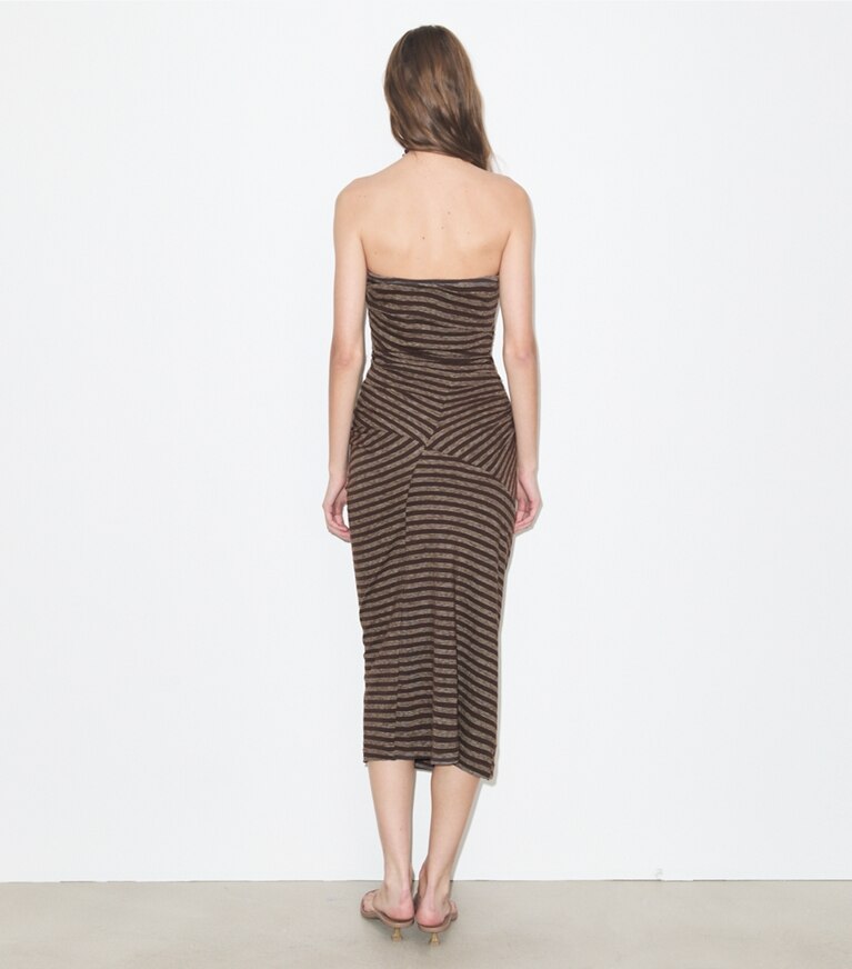Tory Burch diseñador vestidos Vestido de algodón a rayas sin tirantes en Brown / Navy / White Youth Stripe parte posterior en modelo