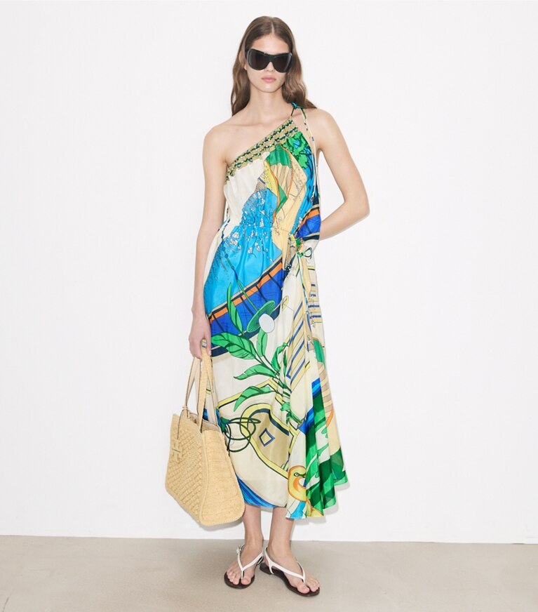 Tory Burch diseñador ropa de playa Vestido de algodón estampado con un solo hombro en The Pool Blue frente en modelo