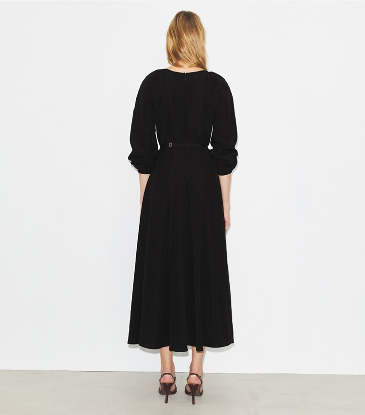 Tory Burch diseñador vestidos Vestido de lino en Black parte posterior en modelo
