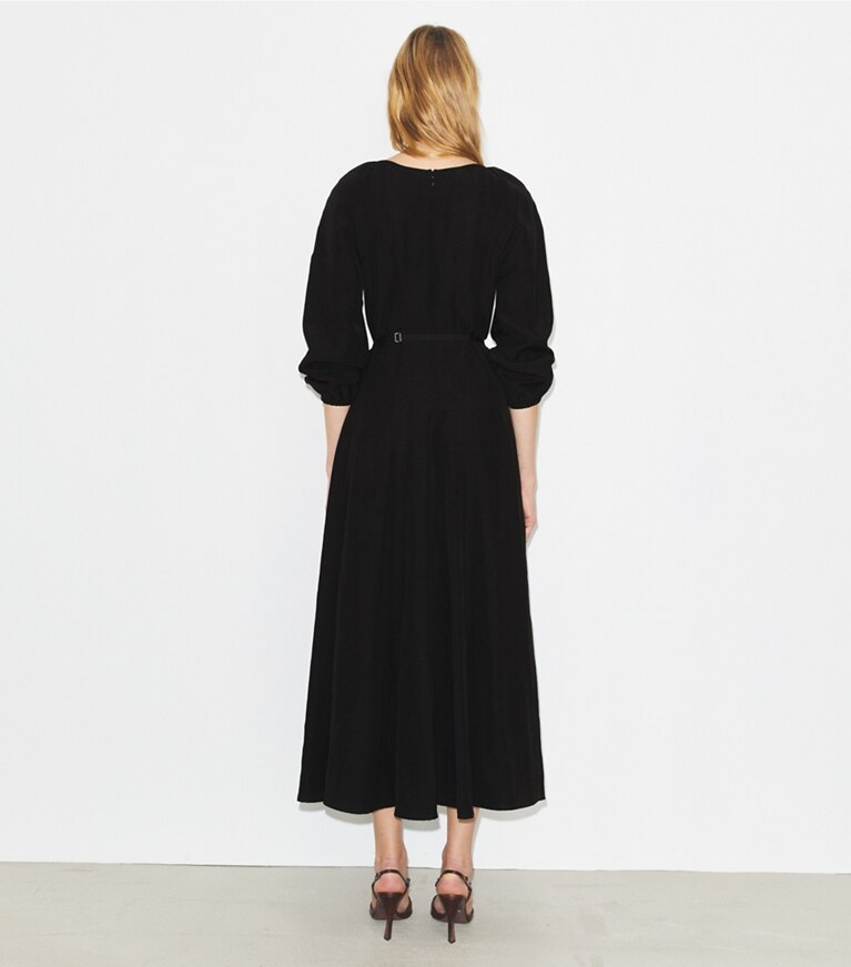 Tory Burch diseñador vestidos Vestido de lino en Black parte posterior en modelo