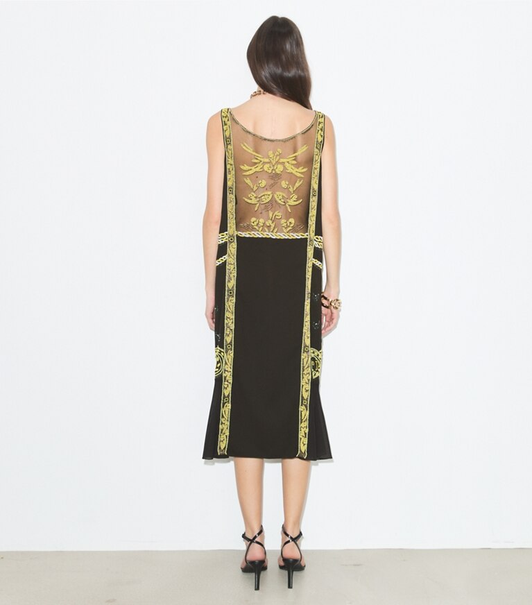 Tory Burch diseñador vestidos Vestido de malla con adornos en Coconut parte posterior en modelo