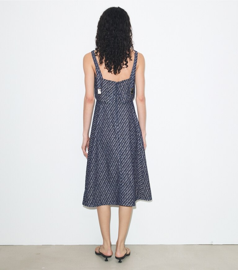 Tory Burch diseñador vestidos Vestido de mezclilla en T Link Stone Wash parte posterior en modelo