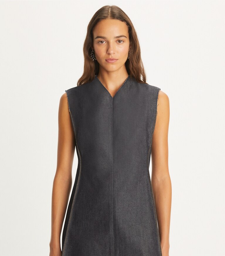 Tory Burch diseñador vestidos Vestido de mezclilla en Unwashed TBD Raw Indigo Denim detalle en modelo