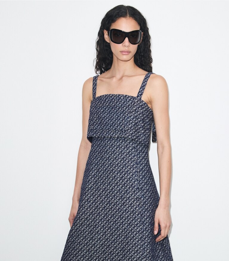 Tory Burch diseñador vestidos Vestido de mezclilla en T Link Stone Wash detalle en modelo