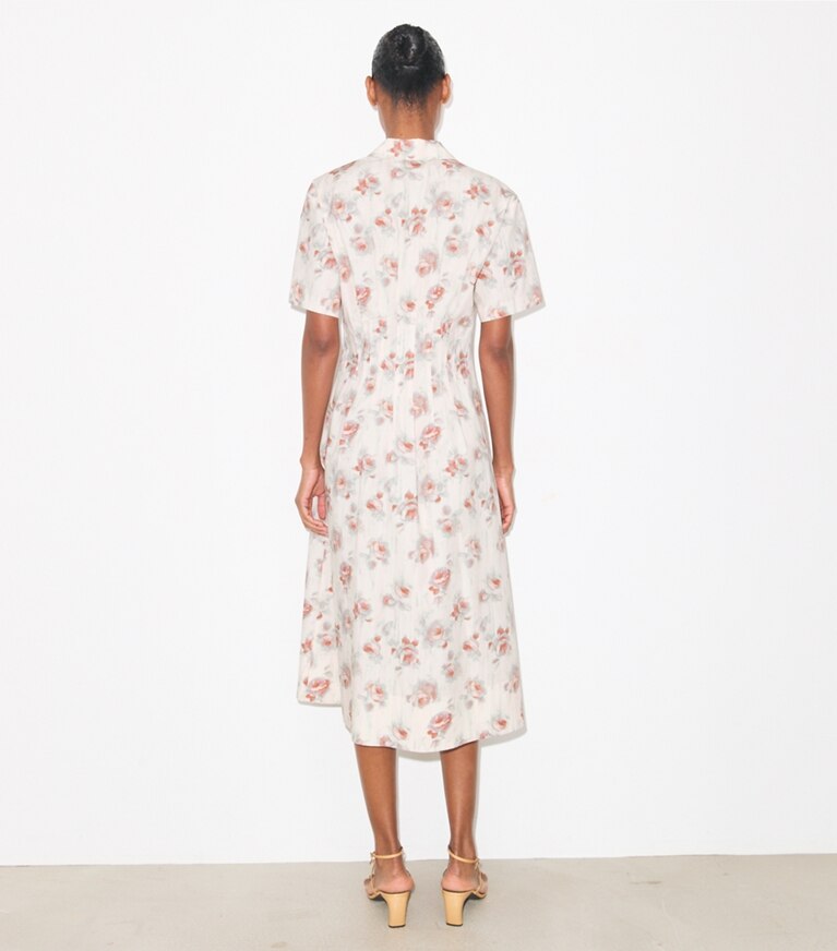 Tory Burch diseñador vestidos Vestido de popelina con plisado en la cintura en Pink Roses parte posterior en modelo
