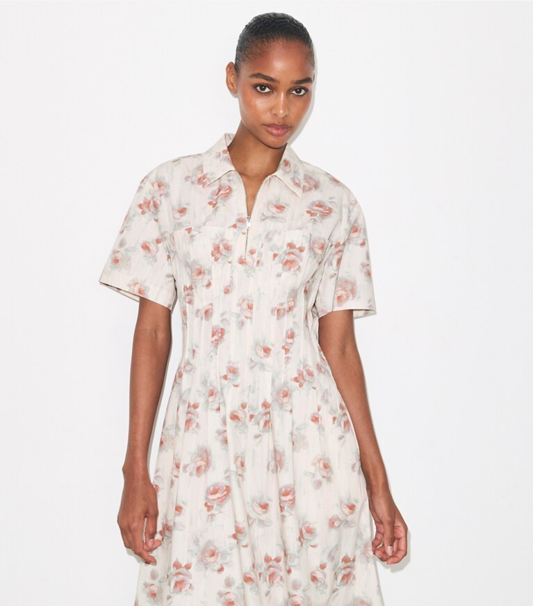 Tory Burch diseñador vestidos Vestido de popelina con plisado en la cintura en Pink Roses detalle en modelo