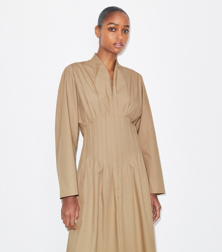 Tory Burch diseñador vestidos Vestido de popelina en Taupe Gray detalle en modelo