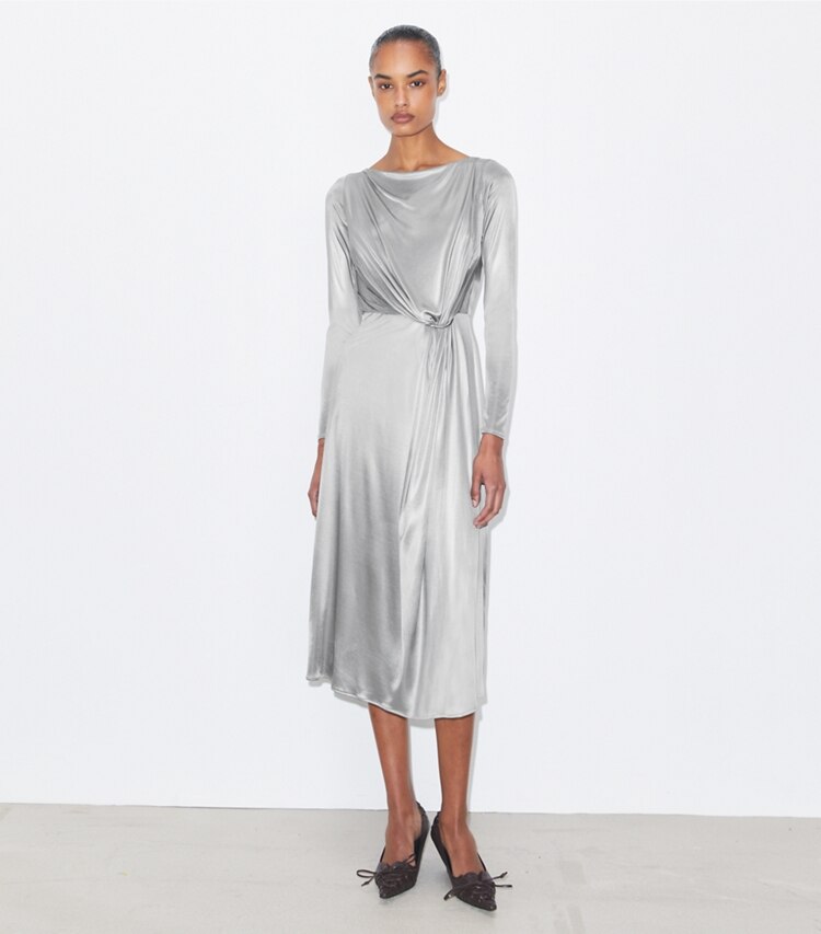 Tory Burch diseñador vestidos Vestido de punto fruncido en Gray frente en modelo