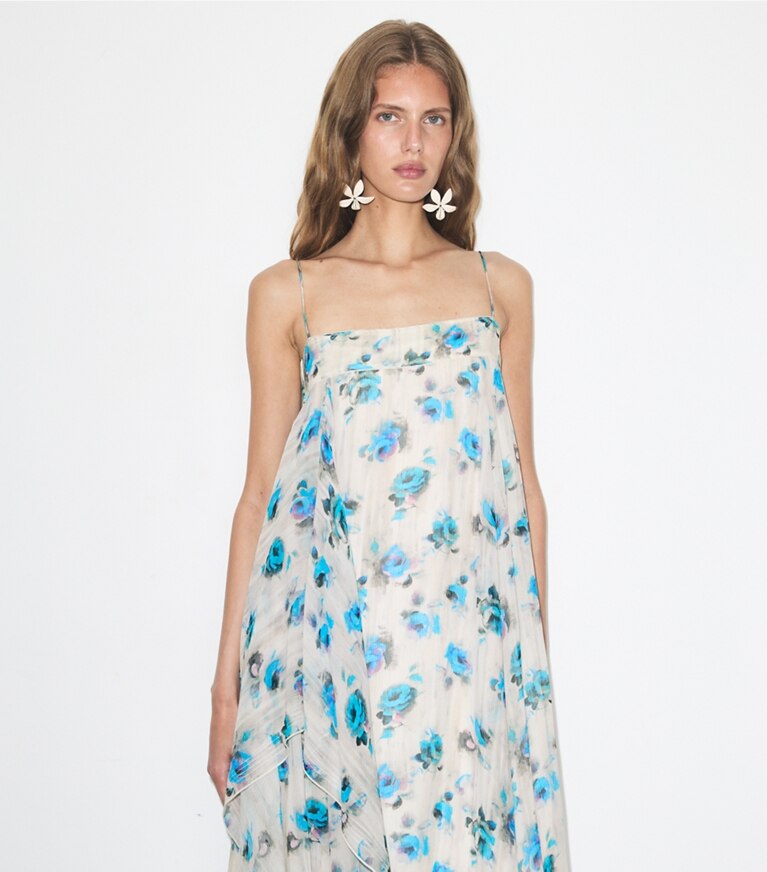 Tory Burch diseñador vestidos Vestido de seda estampado en Blue Roses detalle en modelo