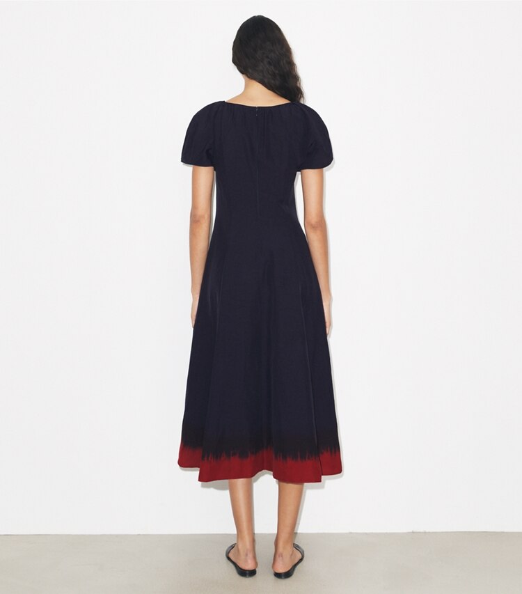 Tory Burch diseñador vestidos Vestido de viscosa con mangas globo en Medium Navy / Red parte posterior en modelo