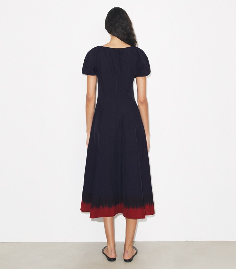 Tory Burch diseñador vestidos Vestido de viscosa con mangas globo en Medium Navy / Red parte posterior en modelo