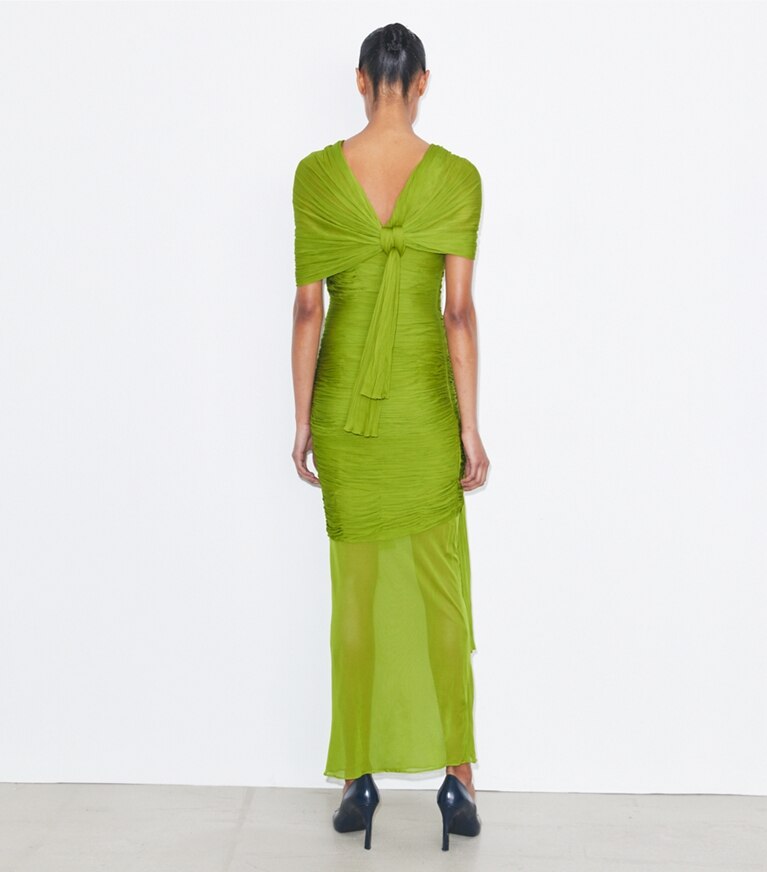 Tory Burch diseñador vestidos Vestido de viscosa con nudos en Faded Green parte posterior en modelo