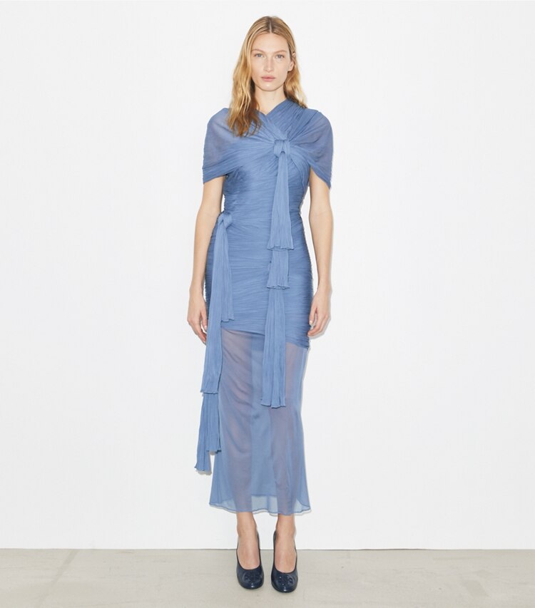 Tory Burch diseñador vestidos Vestido de viscosa con nudos en Pale Blue frente en modelo