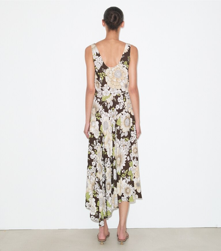 Tory Burch diseñador vestidos Vestido de viscosa estampado asimétrico en Brown Floral parte posterior en modelo