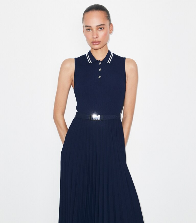 Tory Burch diseñador vestidos Vestido de viscosa plisada en Tory Navy detalle en modelo