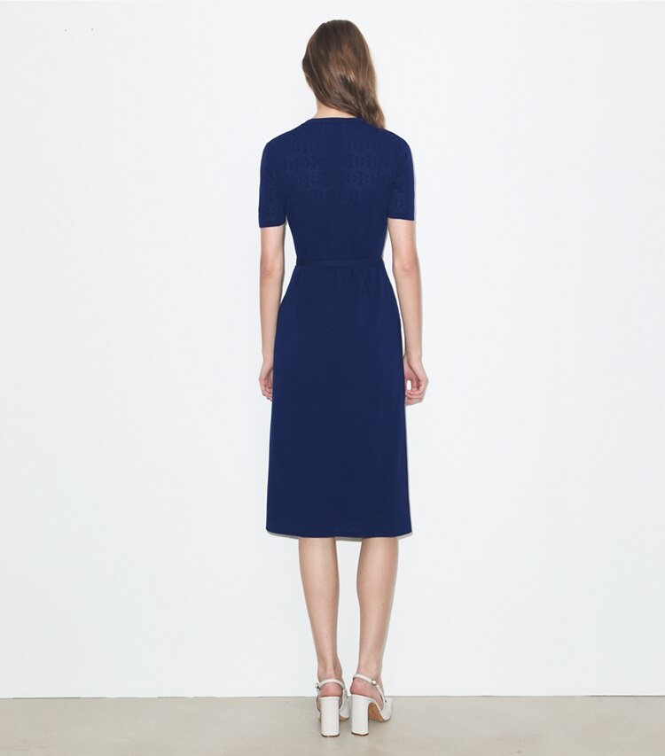 Tory Burch diseñador vestidos Vestido de viscosa pointelle en Ocean parte posterior en modelo
