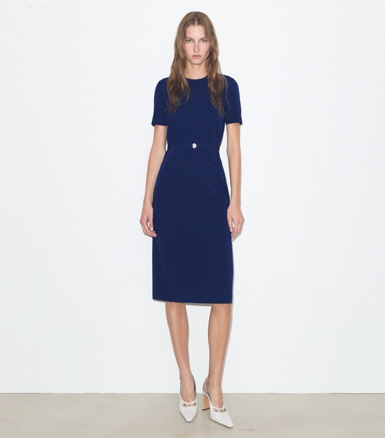 Tory Burch diseñador vestidos Vestido de viscosa pointelle en Ocean frente en modelo