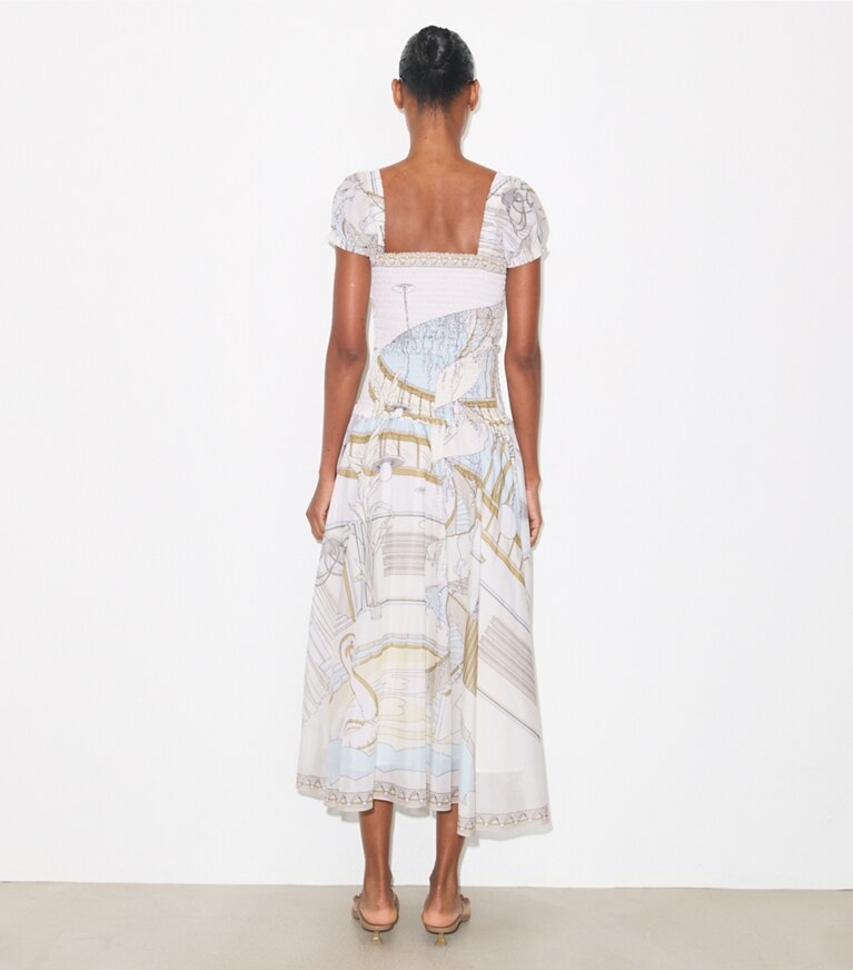 Tory Burch diseñador vestidos Vestido fruncido estampado en Neutral Pool parte posterior en modelo