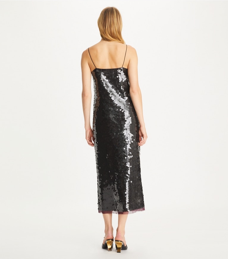 Tory Burch diseñador vestidos Vestido lencero con lentejuelas en Dark Scarlet parte posterior en modelo