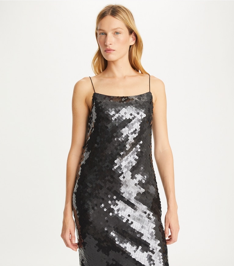 Tory Burch diseñador vestidos Vestido lencero con lentejuelas en Dark Scarlet detalle en modelo