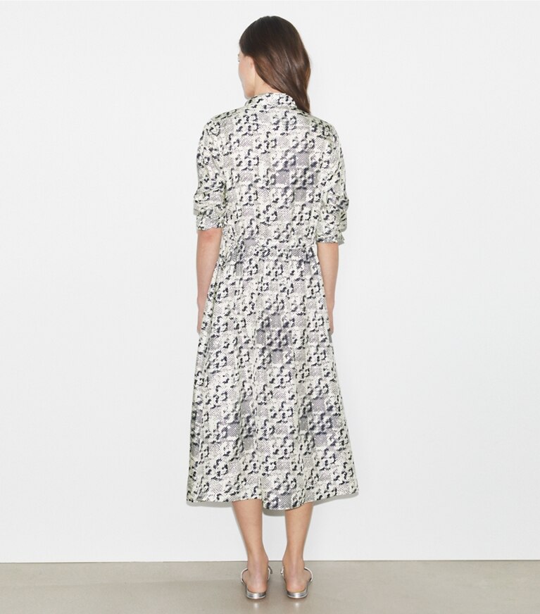 Tory Burch diseñador vestidos Vestido midi de seda en New Ivory Distressed Pixelated Logo parte posterior en modelo