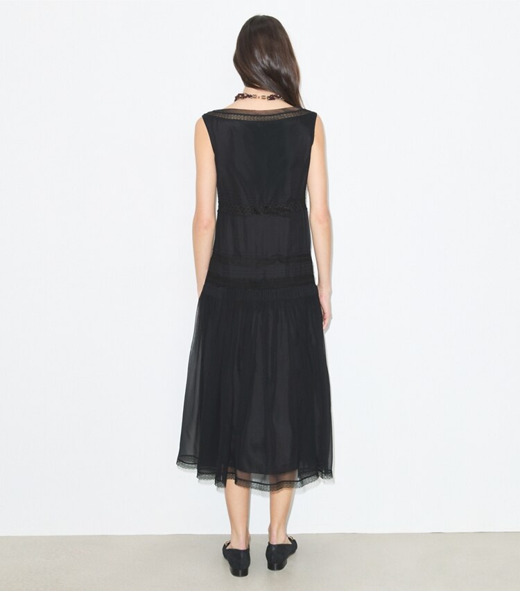 Tory Burch diseñador vestidos Vestido plisado de encaje de seda en BLACK parte posterior en modelo