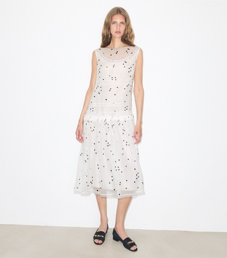 Tory Burch diseñador vestidos Vestido plisado de encaje de seda en Black Dots frente en modelo
