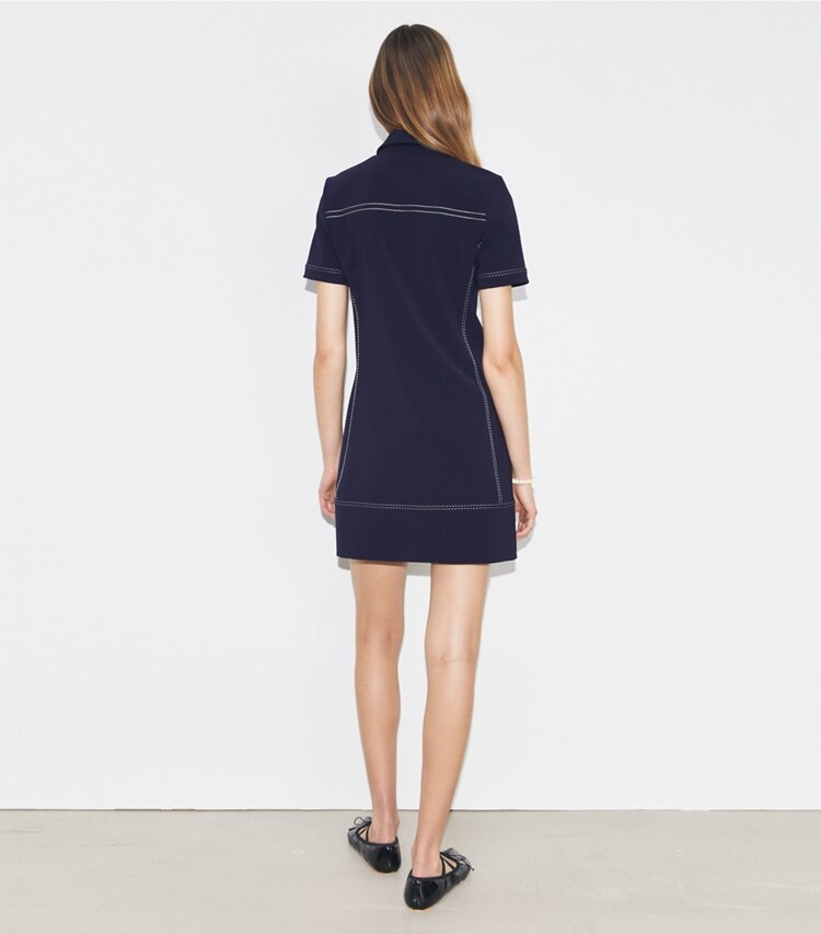 Tory Burch diseñador vestidos Vestido polo elástico con pespuntes Pick en Tory Navy parte posterior en modelo