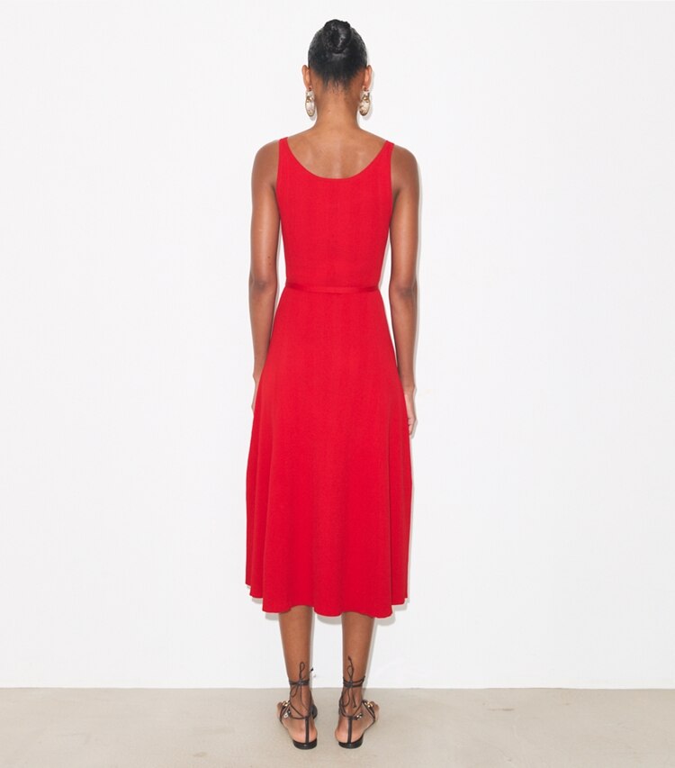 Tory Burch diseñador vestidos Vestido sin mangas Henley en Bright Red parte posterior en modelo