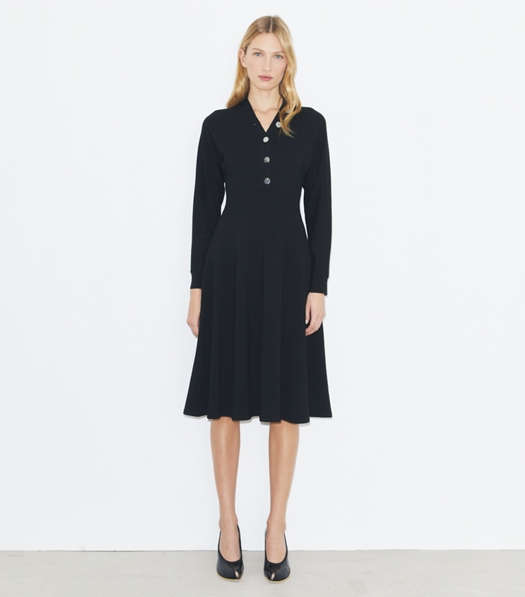 Tory Burch diseñador vestidos Vestido suéter en Black frente en modelo