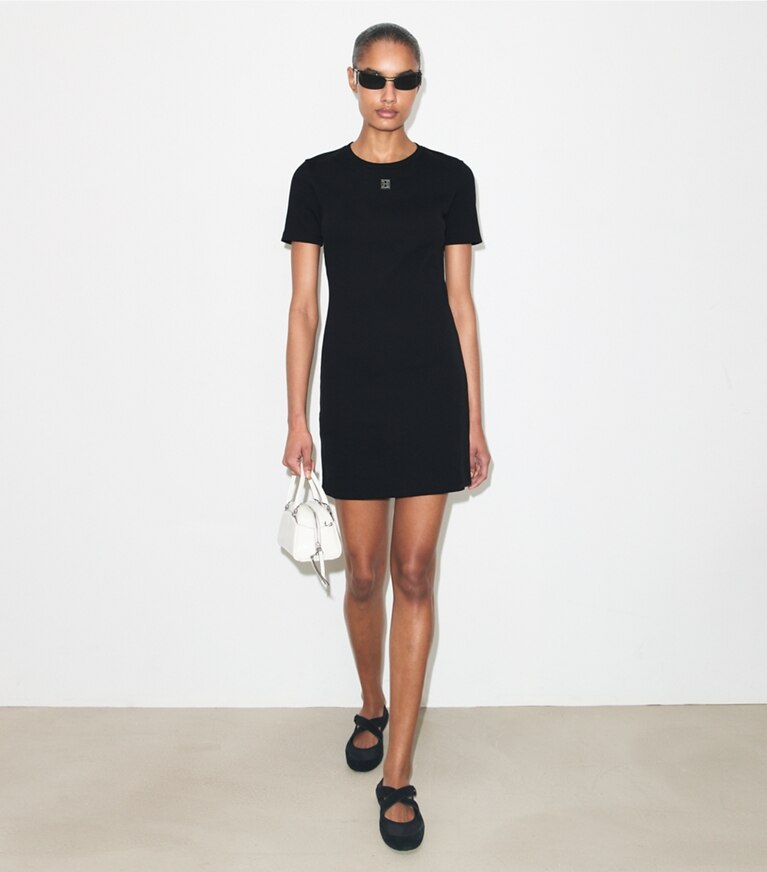 Tory Burch diseñador vestidos Vestido tipo camiseta de algodón acanalado en Black frente en modelo