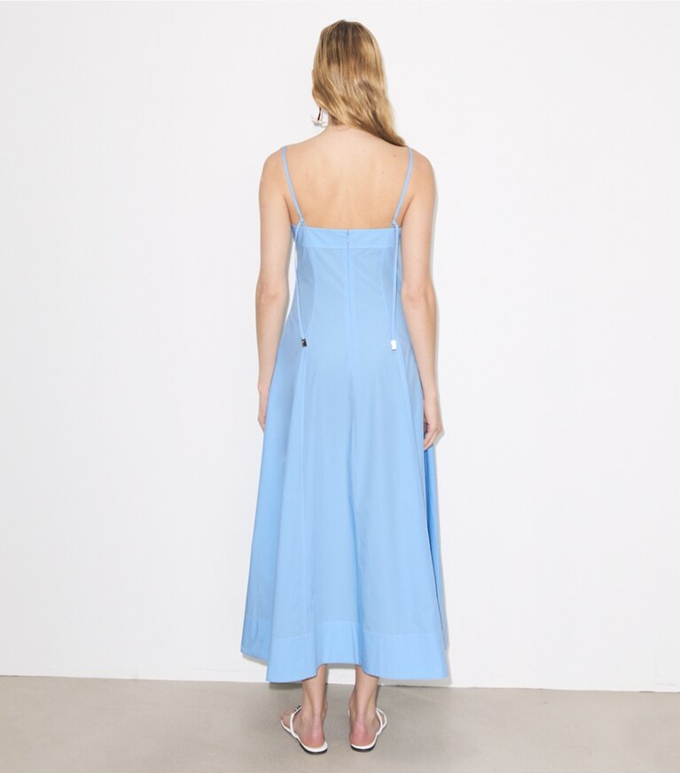 Tory Burch diseñador vestidos Vestido tipo Tank de poplín en Washed Sky parte posterior en modelo