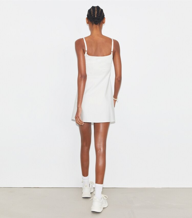 Tory Sport designer abiti Vestito da tennis in nylon in Snow White on model back