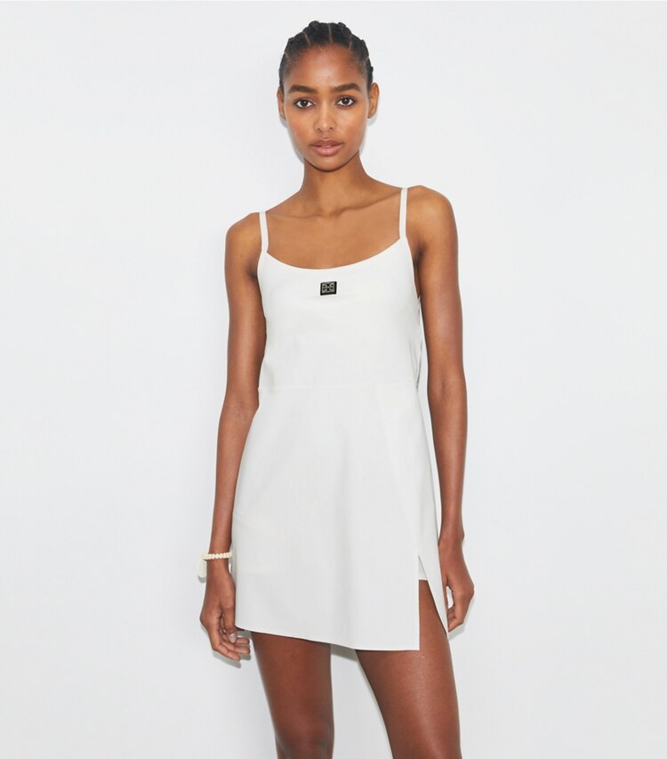Tory Sport designer abiti Vestito da tennis in nylon in Snow White on model detail