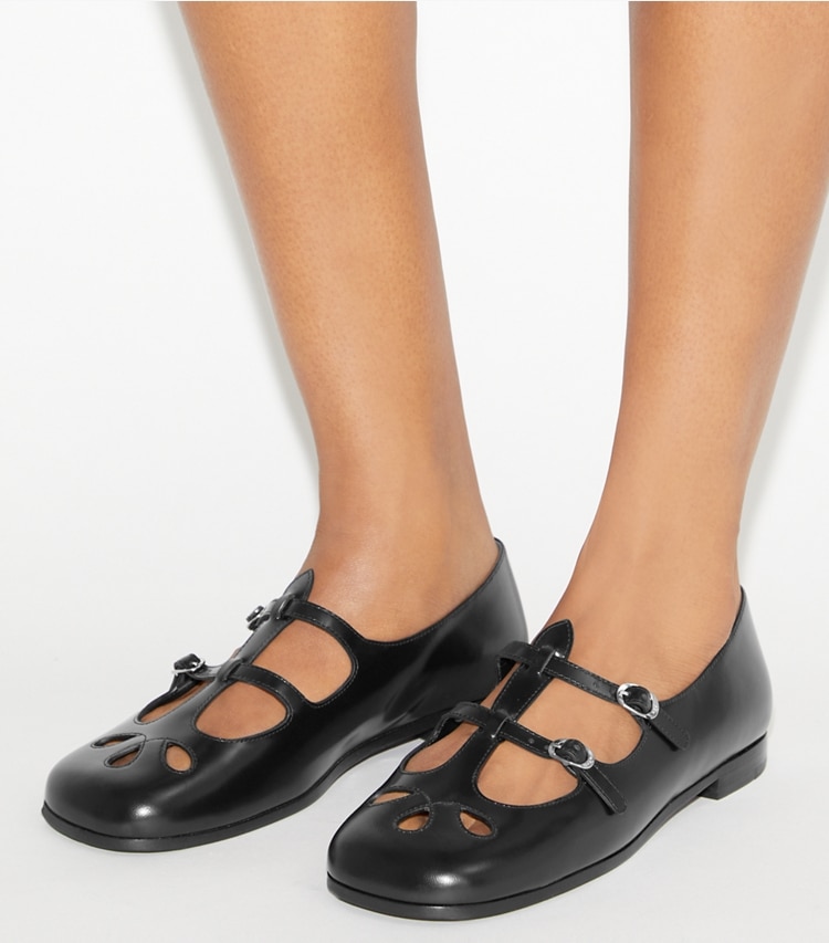 Tory Burch designer flats Violet Mary Jane in BLACK accessory on model