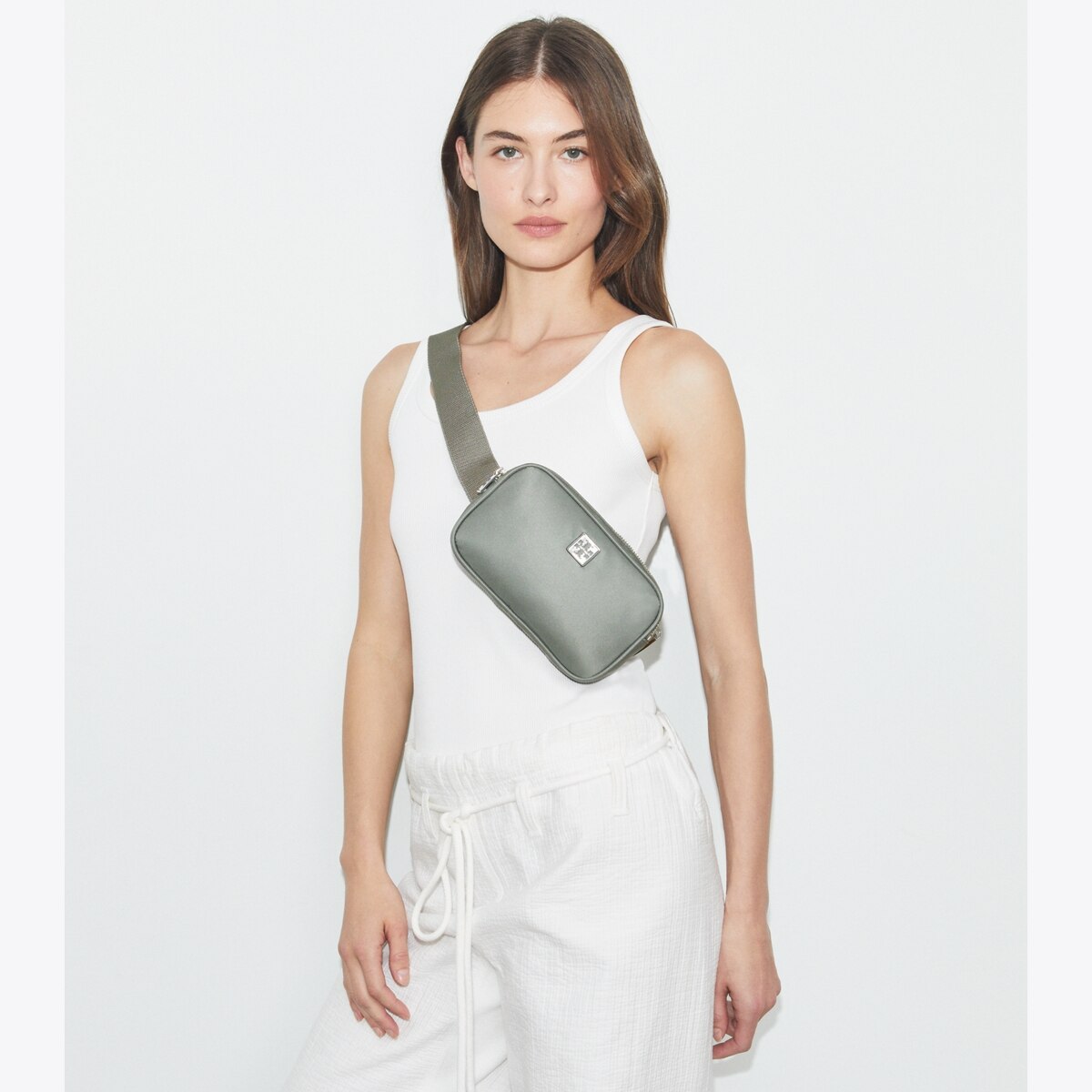 【Tory Burch】Virginia Belt Bag virginia-belt-bag-accessory-on