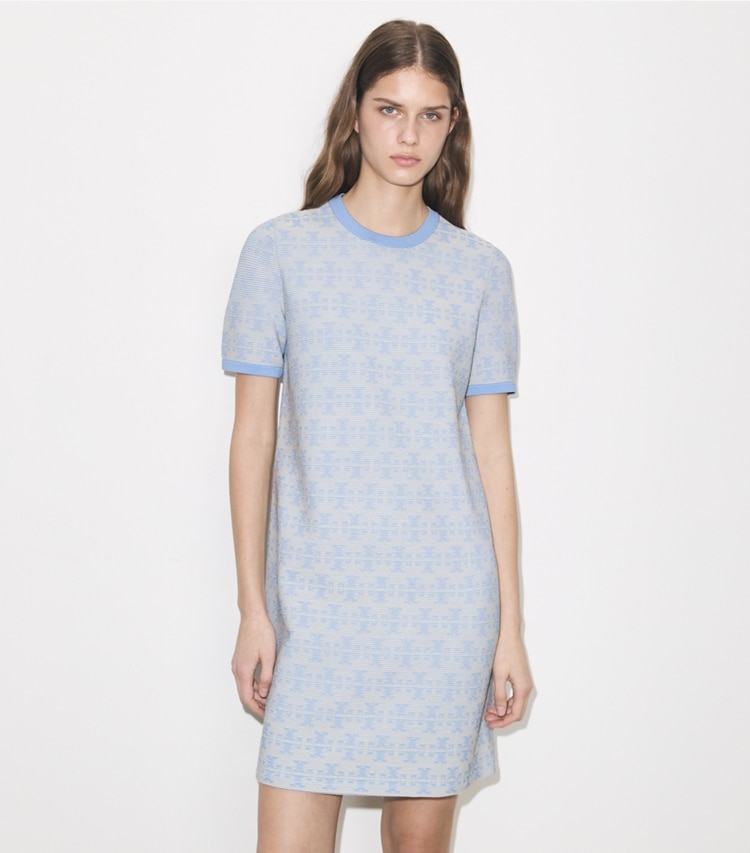 Tory Burch designer ワンピース レーヨン クルーネック ドレス in Vanilla / Blue on model detail