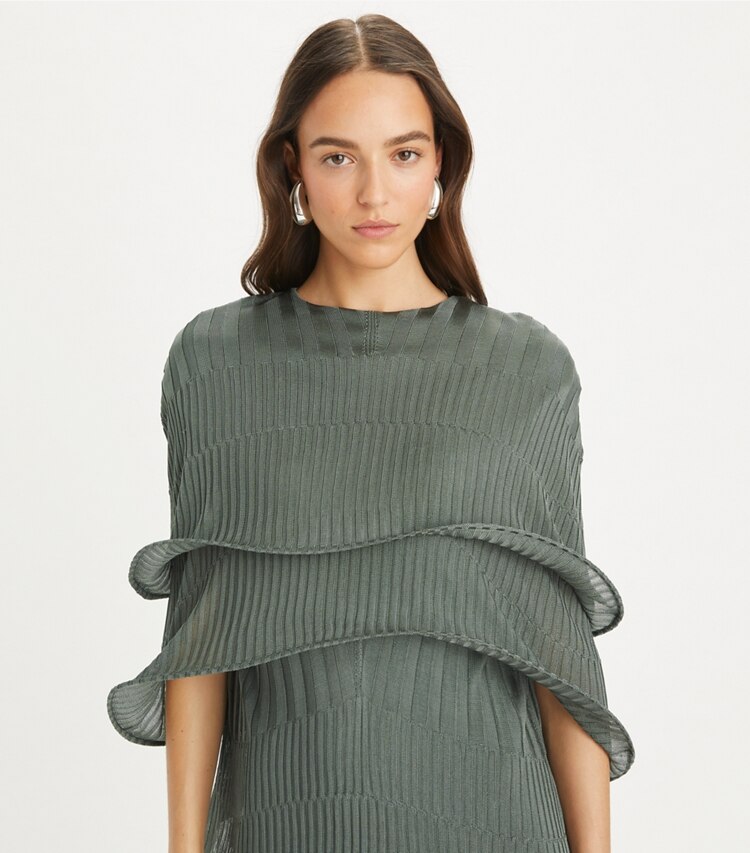 Tory Burch designer ジャケット レーヨン フープケープ in Shine Olive Slate on model detail