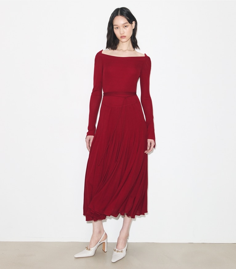 Tory Burch designer dresses Viscose Jersey Dress in Rouge on model front