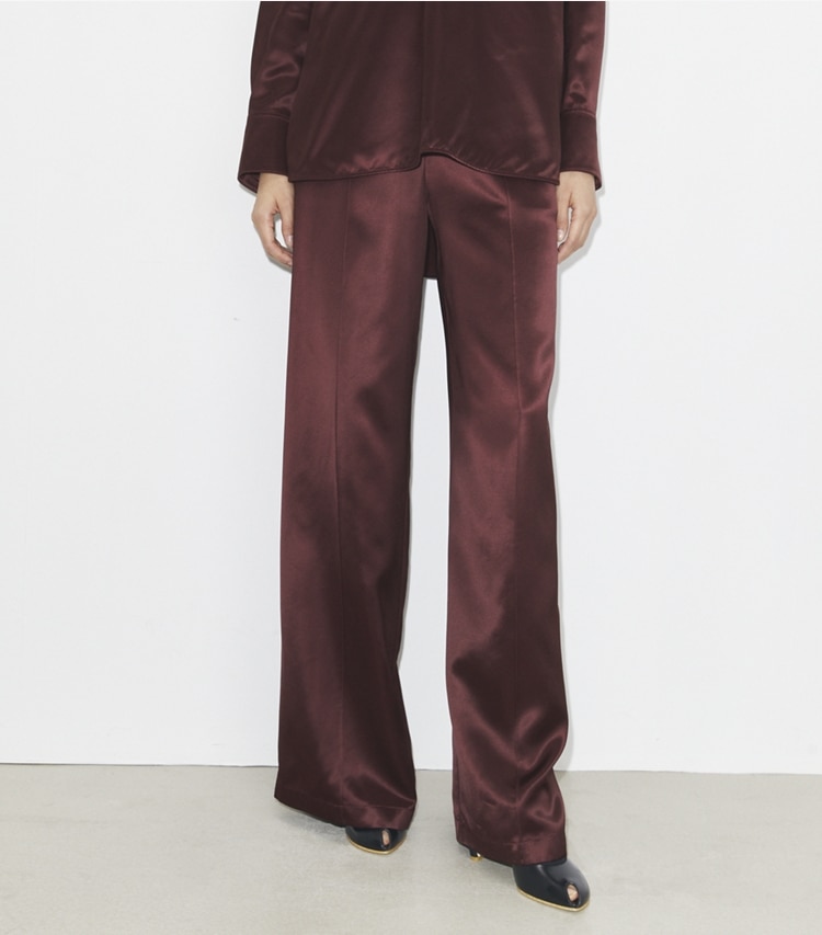 Tory Burch designer bottoms Viscose Pant in Dark Sangria on model detail