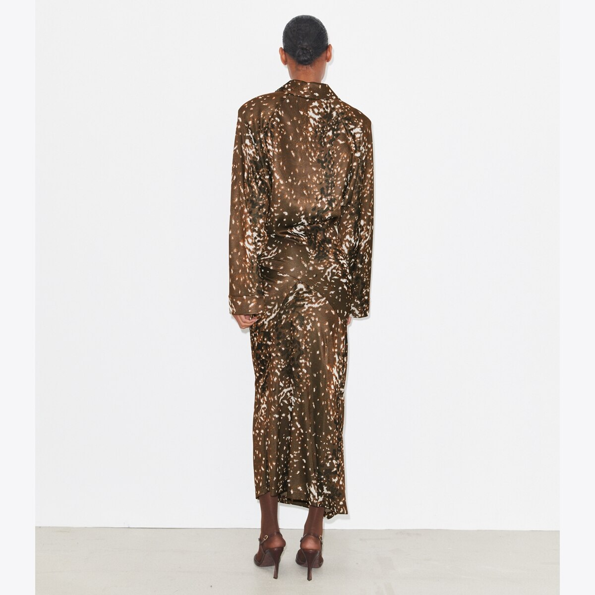 viscose-shirtdress-on-model-