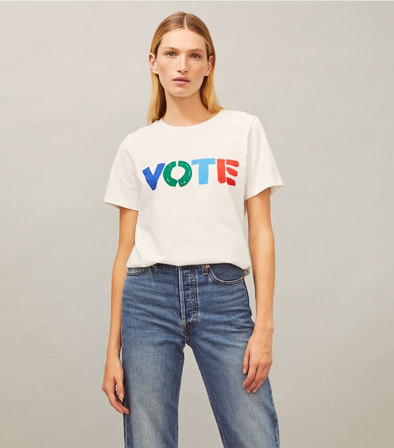 https://s7.toryburch.com/is/image/ToryBurch/style/vote-t-shirt-on-model-detail.TB_71640_100_20200917_OMDET.pdp-767x872.jpg