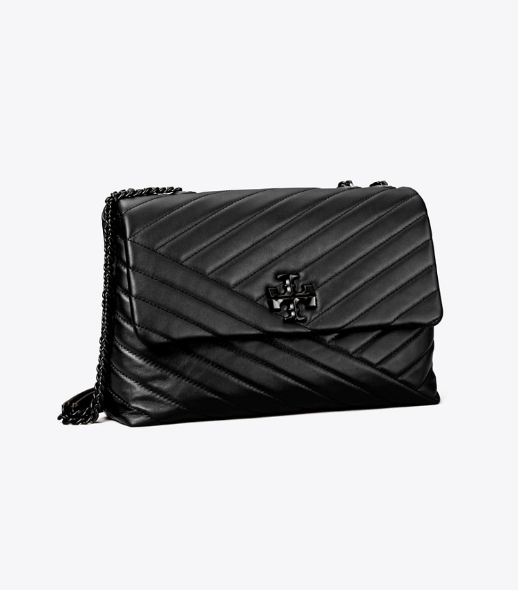 Tory Burch designer schultertaschen Wandelbare Kira Schultertasche mit Chevron-Steppung und pulverbeschichtetem Detail in Black / Silver angle
