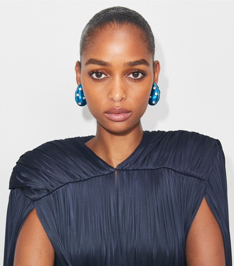 Tory Burch designer earrings Wave Earring in Blue / Crystal accessory on model