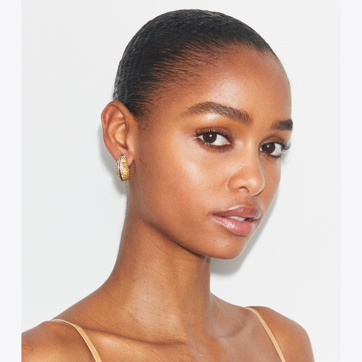 wave-earrings-accessory-on- wave-earrings-accessory-on-