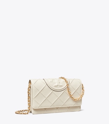 Tory Burch designer crossbody bags Weiche Fleming Geldbörse mit Kettenriemen in Light Cream angle