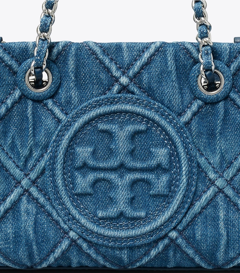 Tory Burch designer crossbody bags Weiche Fleming Mini Tote Bag aus Denim mit Kette in Denim angle