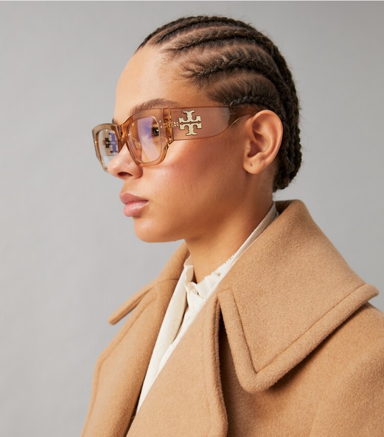 Tory Burch designer sonnenbrillen & brillen Wide-Temple Logo-Sonnenbrille in Blue Light Filtering Eyeglasses, Crystal accessory on model